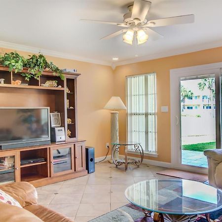 4 A, Three Bedroom Townhome デスティン エクステリア 写真