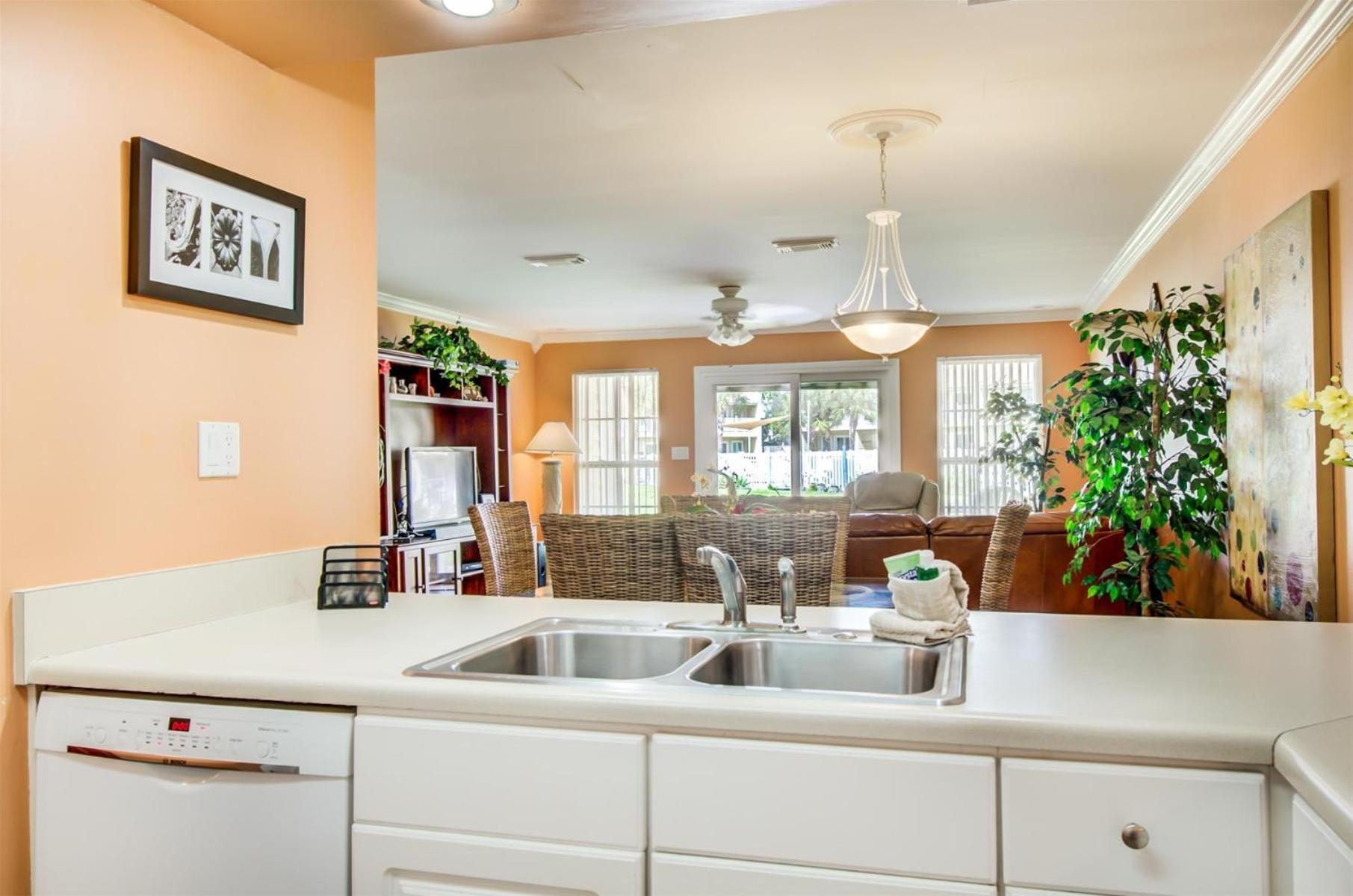 4 A, Three Bedroom Townhome デスティン エクステリア 写真
